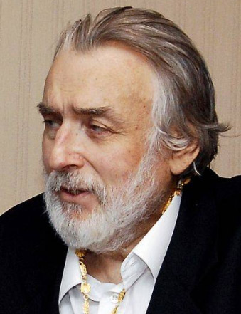 poetul Adrian Păunescu