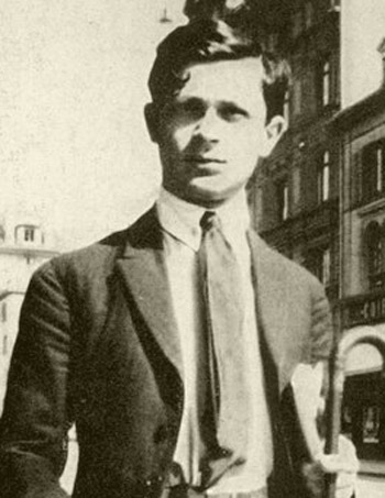 poetul Tristan Tzara